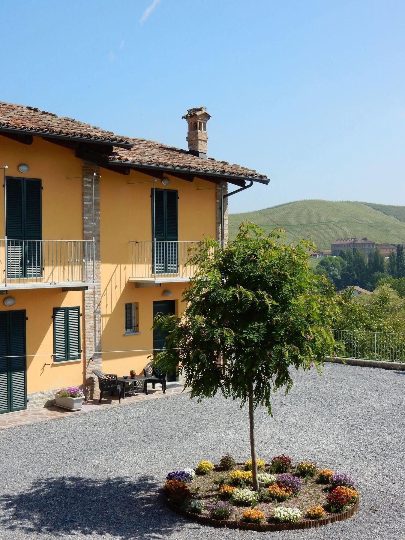 Residenza Albatros Villa Castiglione Falletto Buitenkant foto